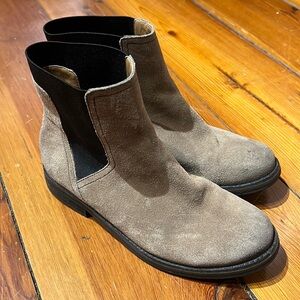 Kelsi Dagger Brooklyn suede boots